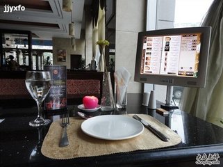 悉尼麥當勞測試自助定制點餐機-廣州磐眾智能科技有限公司